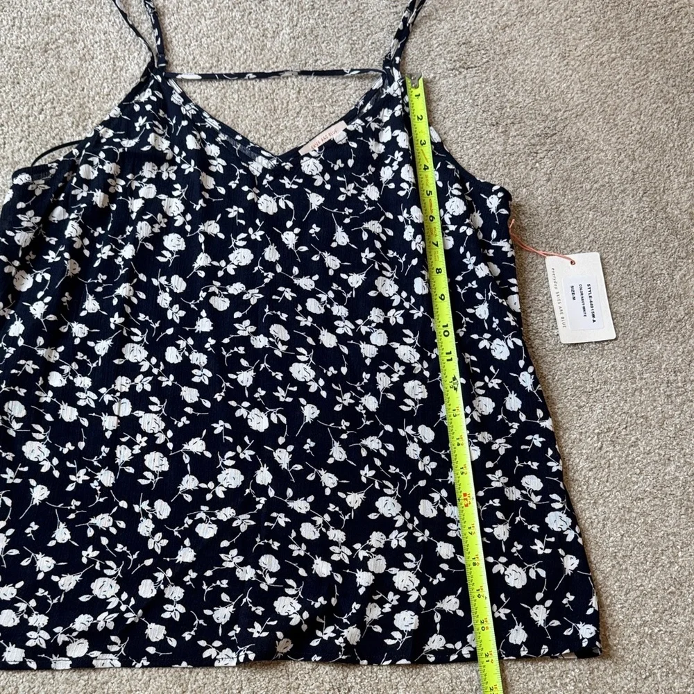 Skies Are Blue Strappy Floral Print Women's Cami Tank Top Navy White Size Medium - Picture 3 of 12